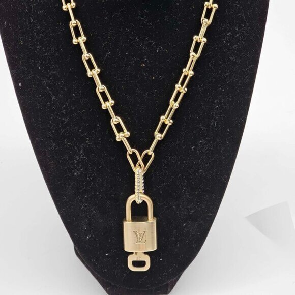 Authentic Louis Vuitton Lock & Key w/ Unbranded Gold Plated Gold Chain Necklace - Picture 10 of 11